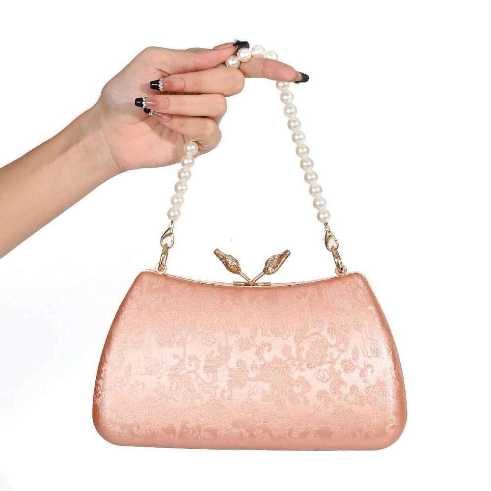Designer Bags New Chinese Style Pearl Portable Cheongsam Women's Banquet Dress Party Dinner Bag Elegant Atmosphere Versatile Luxury Bag