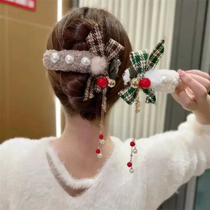 Christmas Claw Clip Large Hair Claw with Plush Bow Fringe for Women Festive Xmas Hair Accessories for HolidayW251028