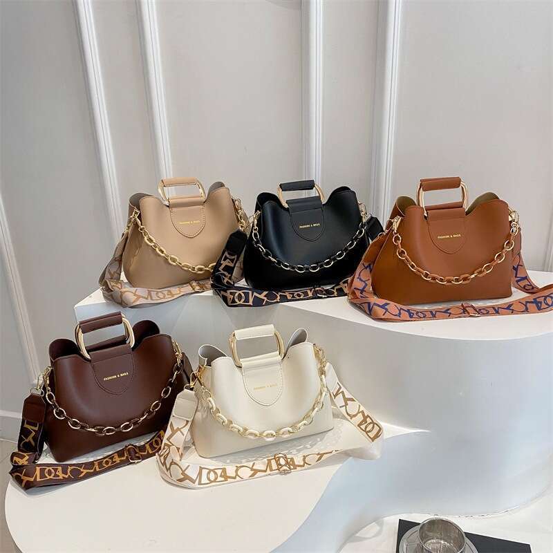 Designer bag 2025 New Women's Fashion Simple Summer Bucket Bag Niche Casual Shoulder Crossbody Handbag