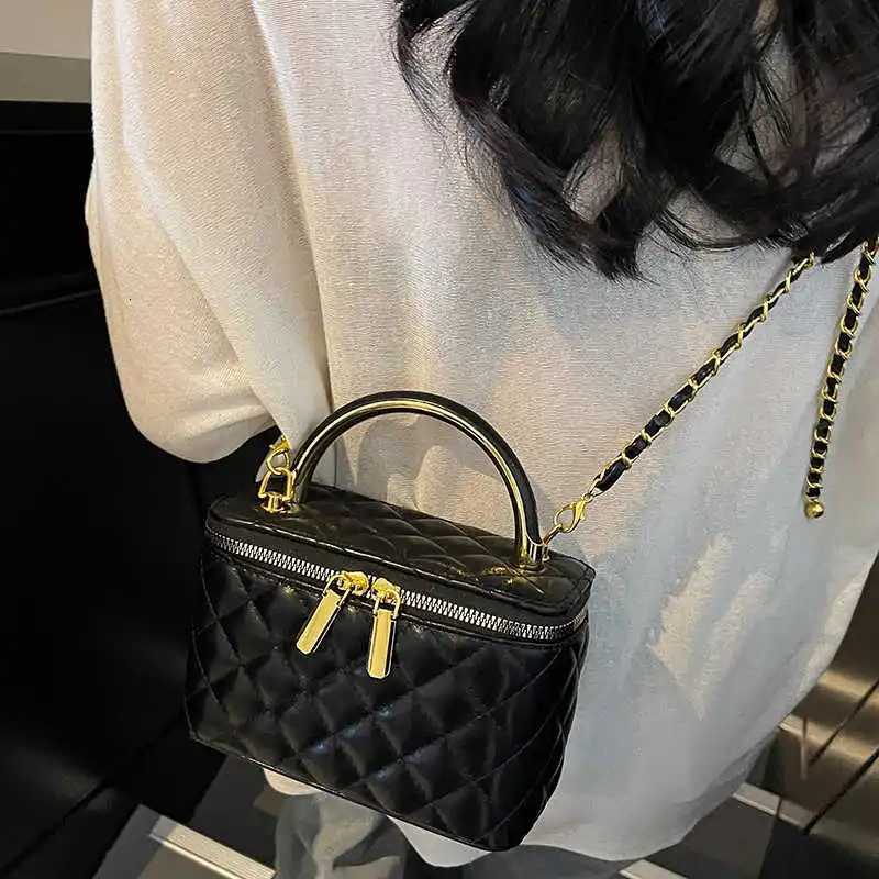 Fashion Womens Chain Crossbody Square Bag Korean Texture Metal Handheld Oner Shoulder Bags Mini Box Pack Party Handbags W251029