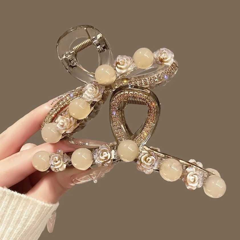 Acrylic Camellia Flower Rhinestone Hair Clip Womens Light Luxury Pearl Shark Clip Girl Grab Hair AccessoriesHair AccessoriesW251028