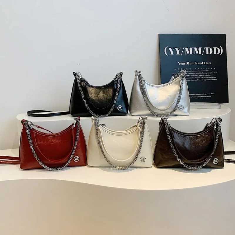 Premium Leather Messenger Handbag For Women Adjustable Shoulder Strap Crossbody Bag With Multiple Pockets W251029