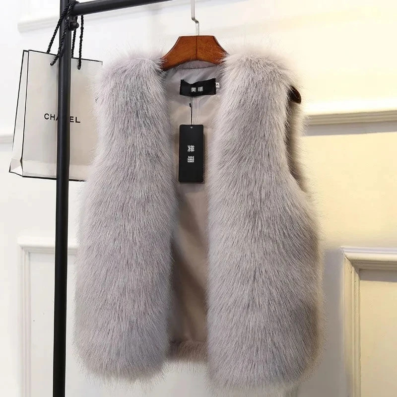 Womens Fur Vest Female Waistcoat Faux Fox Fur Overcoat Winter Jackets Large Size Thickened Warm Sleeveless Outwear Top 251029
