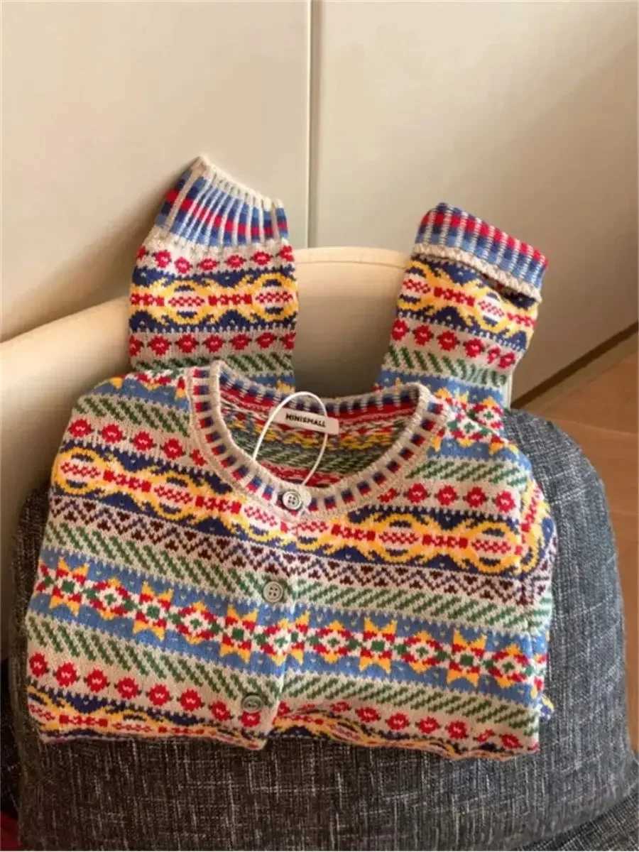 Korean ethnic style colorful floral sweater womens autumn and winter new knitted cardigan paired with casual top cardiganT251028