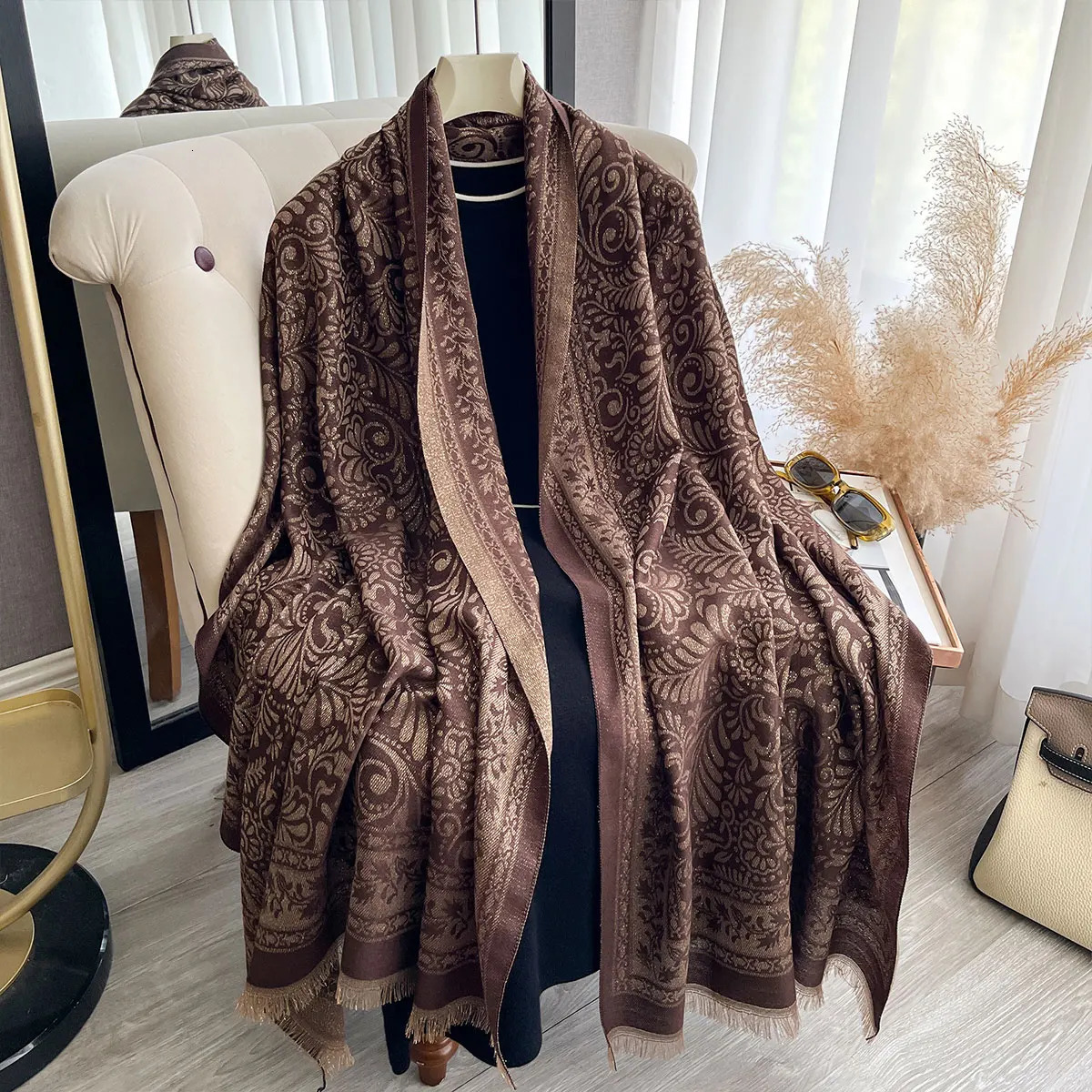 Elegant Muslim Women Long Hijab Scarf with Golden Thread Spring Autumn Sun Protection Shawl Wrap Decoration Headscarf 251013