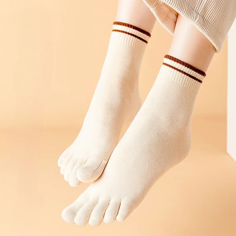 5 Pairs Five Finger Socks Women Cotton Toe Socks with Separate Fingers Calf Crew Sports Socks Mid Tube Yoga Pilates 251029