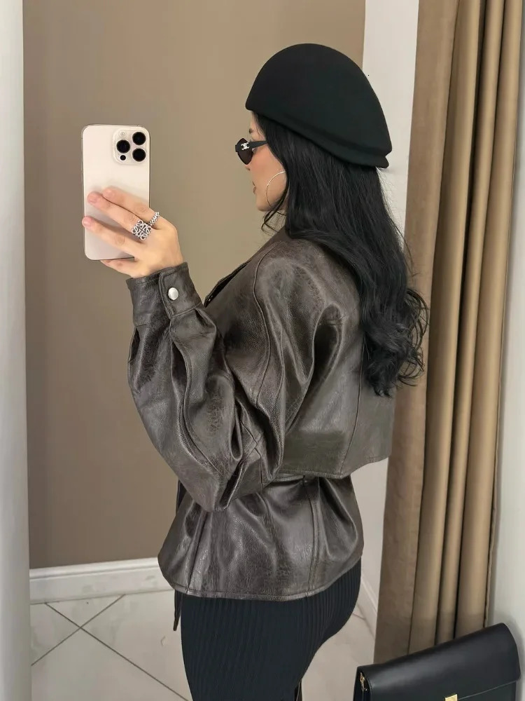 Retro Solid Lapel Collar Leather Short Jacket Women Long Sleeve Belted Zipper Pocket Loose Outerwear 2025 Autumn Daily Coats 251029