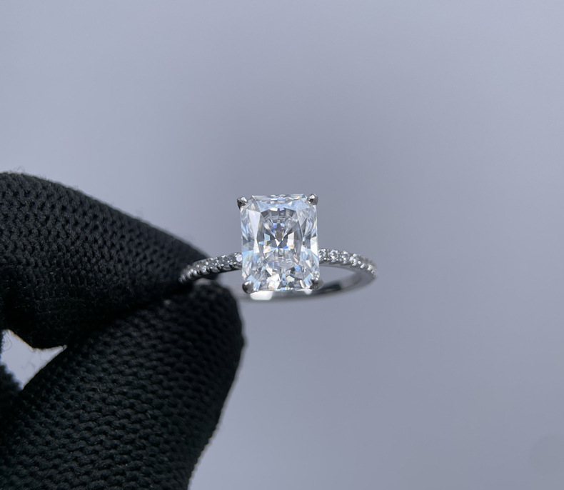 TaiYang S925 3ct 8x10 Rectangle Moissanite Ring for Women, Luxurious 925 Sterling Silver Wedding Engagement Diamond Ring with Moissanite Certificate