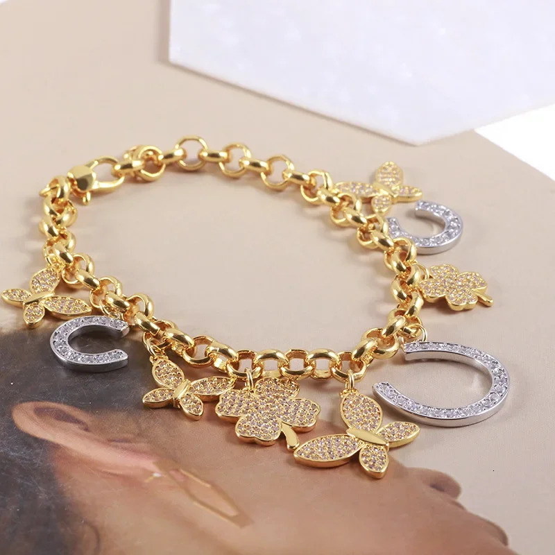 KS European Fashion Trend Versatile Flower Butterfly Ushaped Bracelet Niche Beauty 251024