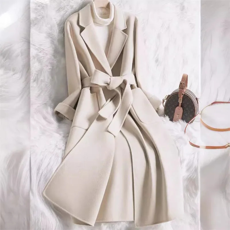 Japanese and Korean womens autumn and winter style fashion beige slim fit woolen coat for women 251029
