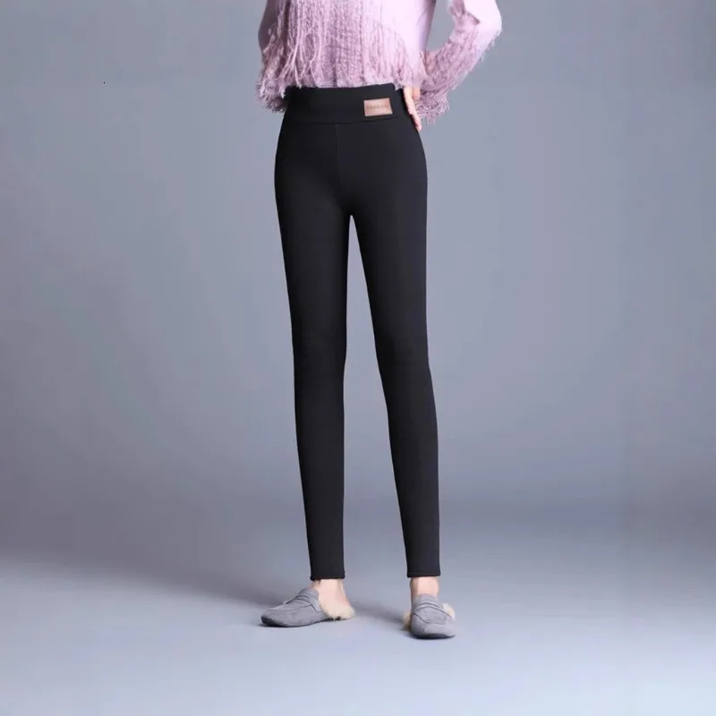 Fleece Lined Thermal Leggings Women Winter Leather Label Tights High Stretch Warm Pants Outdoor Wear Cold Weather 251029