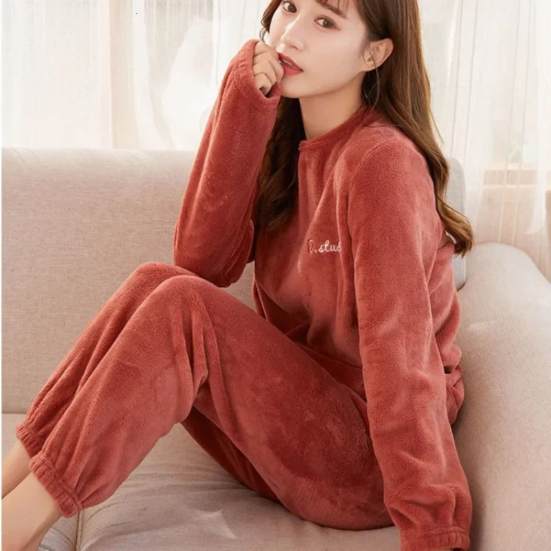 Womens Coral Velvet Pajama Set Thickened Warm Homewear Autumn Winter Maternity Loungewear Soft Sleepwear Gift for Moms 251029