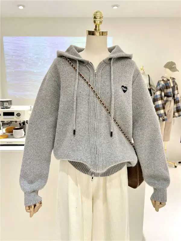 Autumn Winter Simple Embroidery Heart Loose Korean Version Thick Warm Zipper Cardigan Hooded Knitted Sweater Womens Coat TrendT251028