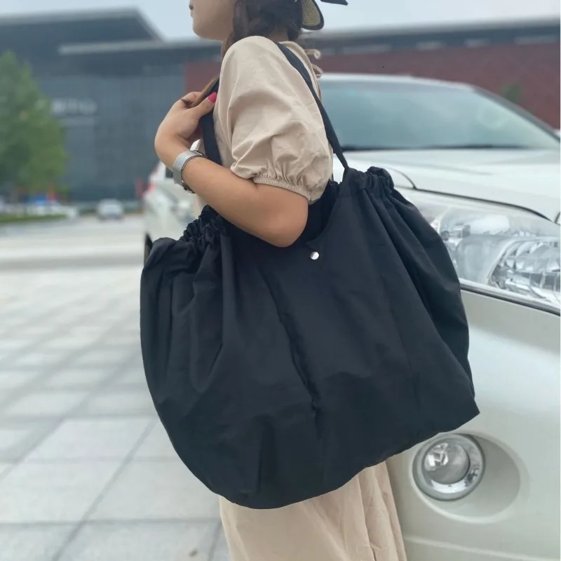 Fashion Foldable Shopping Bag Environmental Protection Large Capacity Supermarket Shopping Portable Folding Bag Out Handbag 251029