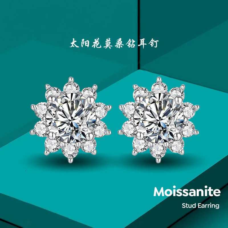 TEN CARATS Moissanite Stud Earrings Luxury 925 Sterling Silver Brilliant Round Cut Sparkling Jewelry for Women Elegant GiftW251029