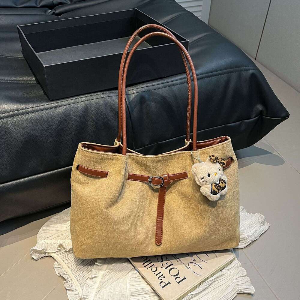 Designer bag 2025 Autumn Winter New High-end Women's Solid Color Niche Commuter Simple Fashion Large Capacity Crossbody Bag