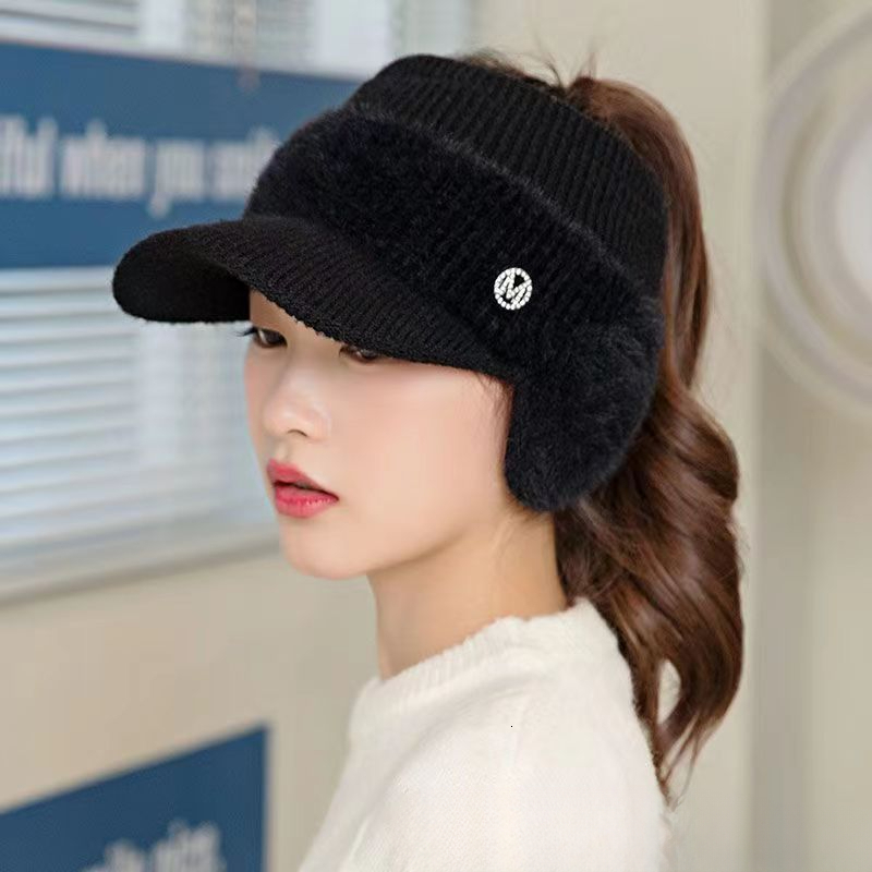 Ear Protection Duckbill Cap for Women, Autumn and Winter Cold-Proof Knitted New Style Open-Top Fashionable Wool Cycling Hat, Face-Slimming