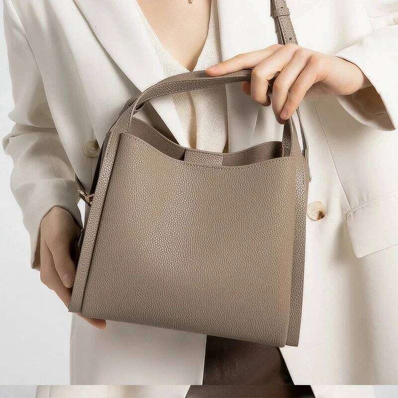 Women Cow Genuine Leather Shoulder Bag Female Fashion Cowhide Designer Handbags Lady Commuting Large Capacity Bucket Bags