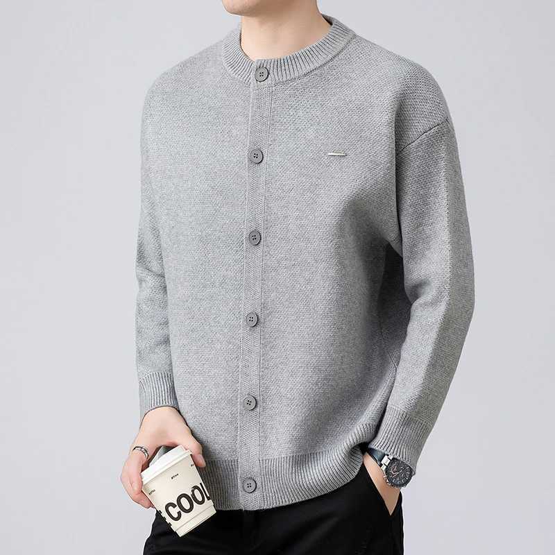 Knitted outerwear for men Spring and Autumn 2025 new trend versatile cardigan mens casual jacket couples autumn outfit J251029