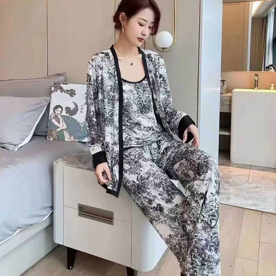A sexy and fashionable fourpiece set of long printed ice silk pajamas in traditional Chinese ink wash painting home wearT251029