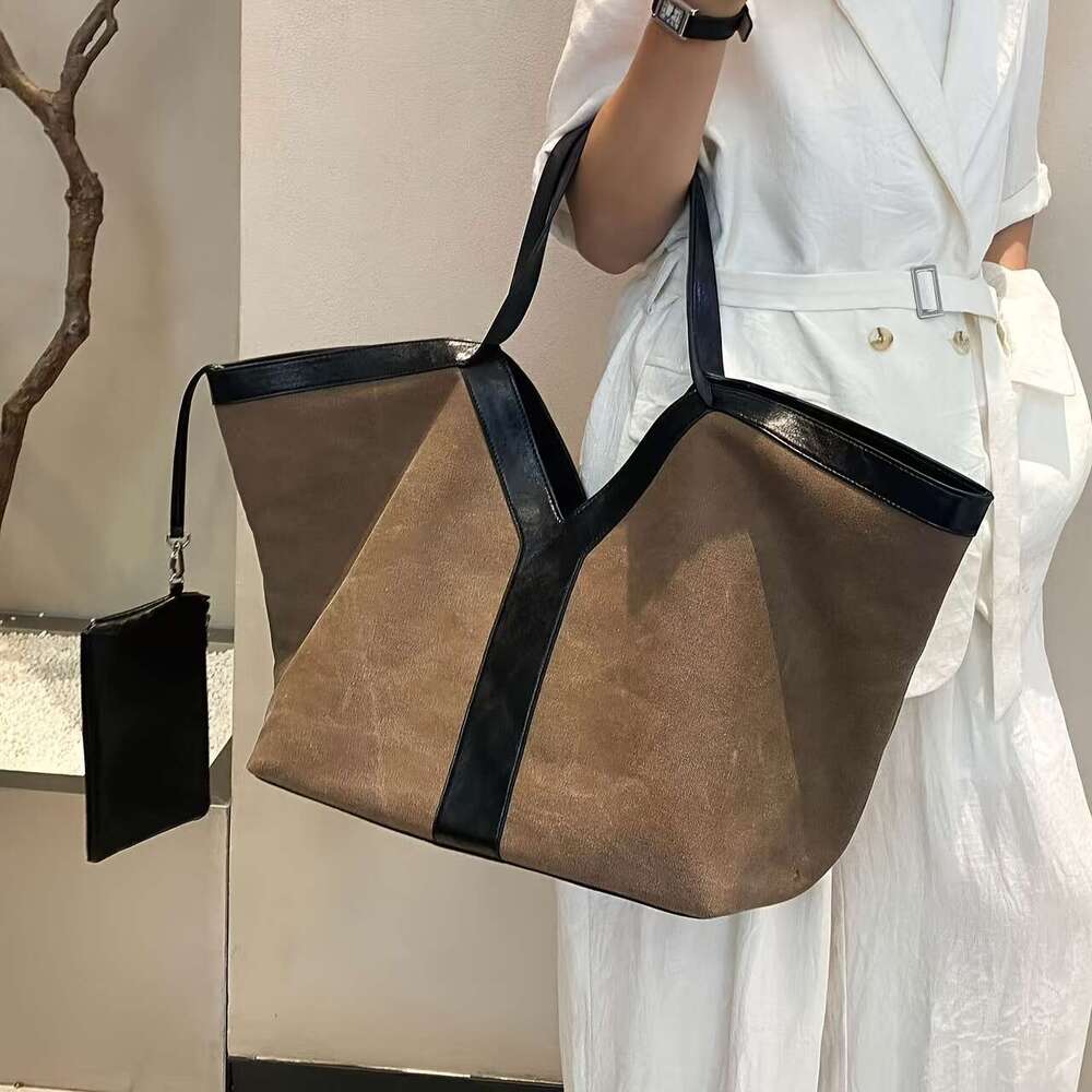 2025 New Large Grain Leather Tote Bag Vintage Leisure Vacation Style With Wrist Strap Snap Closure, Solid Color Deep Brown For Commuting,