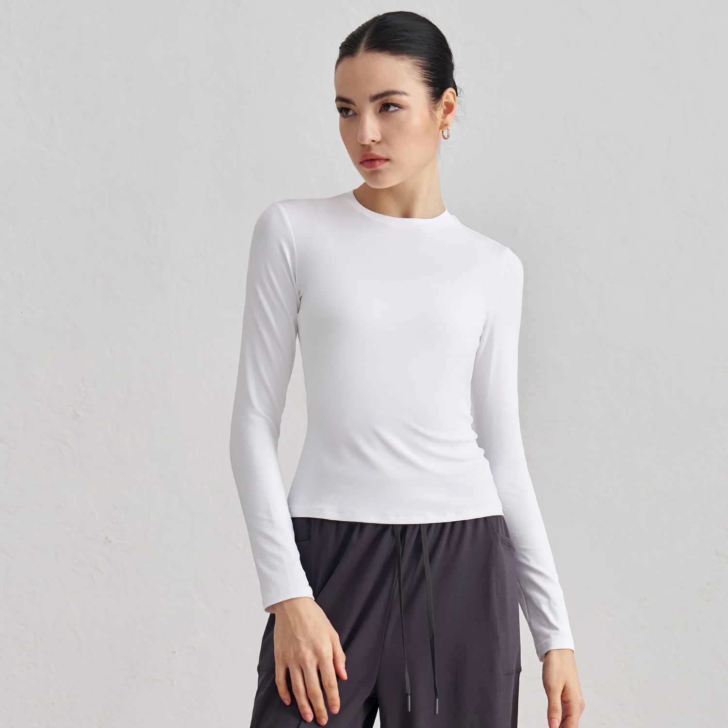 Womens Round Neck Yoga Top Slim Fit Workout Long Sleeve with Naked Feel Breathable Pilates Shirt for Fall FitnessXJ251029