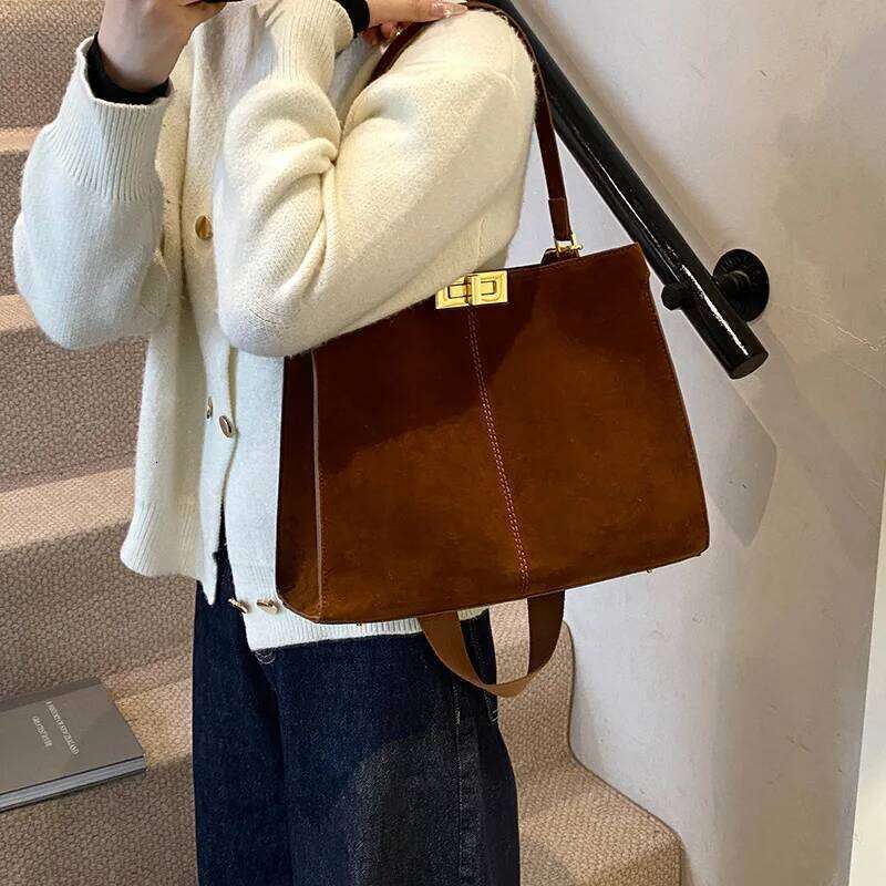Designer Lock PU Leather and Faux Suede Patchwork Women s Handbag Retro Crossbody Bag Bucket Tote Winter New Trendy