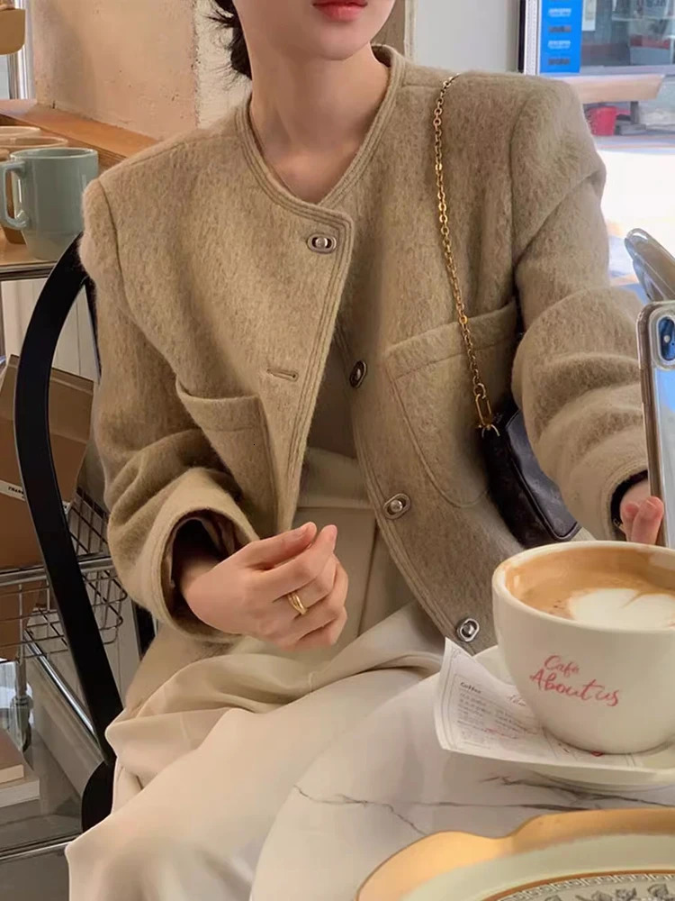 Faionable ort Woolen Coat Womens round Ne Sensation Ele Feel Autumn Winter Sle Korean Version Slim Fit 251029