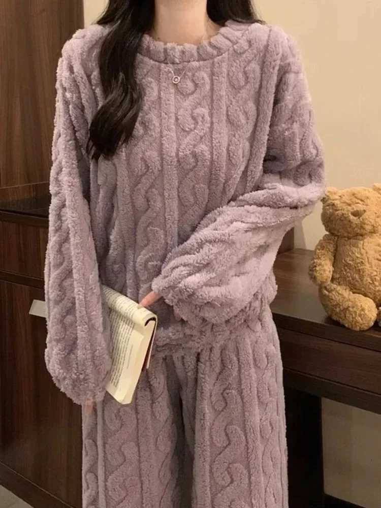 2024 Solid Color Coral Fleece Oneck Women Pajama Sets Long Sleeve Plush 2 Piece Sets Fashion Comfortable Ribbed Cozy SleepwearT251029