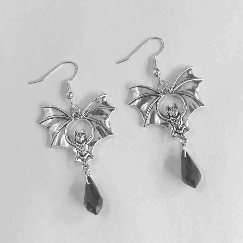 Gothic Bat Earrings For Women Man Fashion Witch Jewelry Accessories Red Crystal Vintage Bat Pendant Ear Hooks 251013