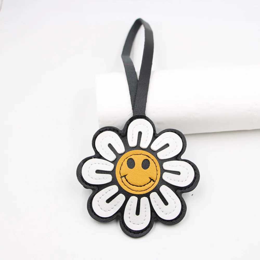Creative Sunflower Leather Keychain Accessories Charm Key Ring Bags Pendant Handbag Girls Gift Birthday RetailW251029