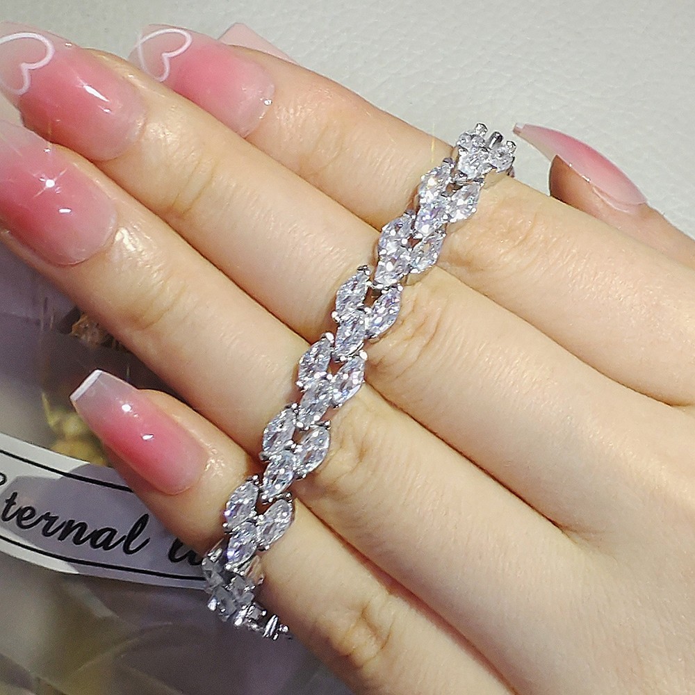Classic Geometric Women's Bracelet High-End Niche Design Sense Bracelet