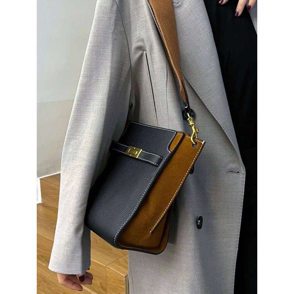 Office Ladies Genuine Leather Bucket Vintage Softshell Cowhide Comfortable Wide Strap Shoulder Bag Designer Crossbody Bags