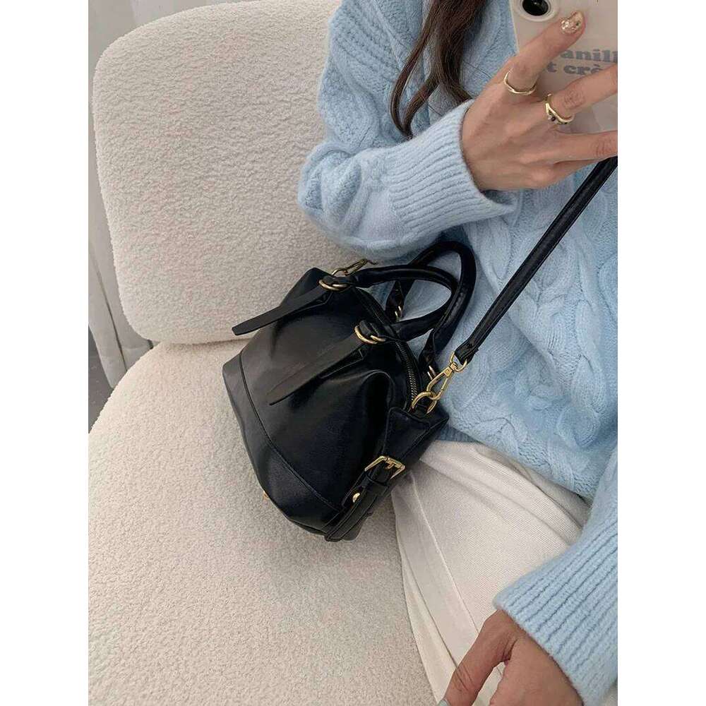Retro Casual Women's Pillow Shoulder Bags Simple Portable Ladies Crossbody Bag Fashion PU Leather Female Bowling Purse Handbags