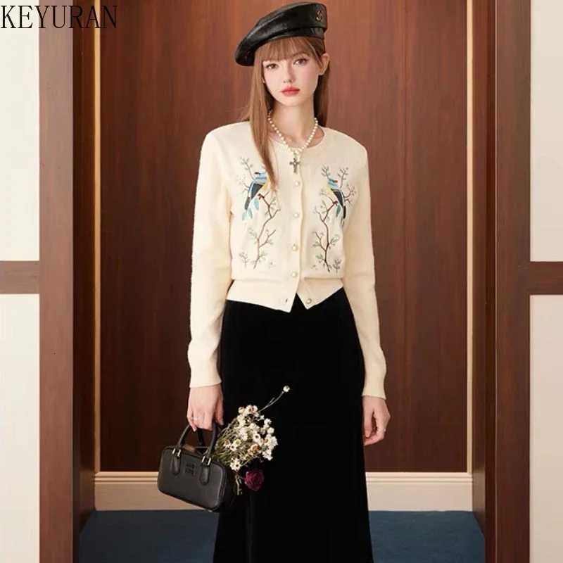 2025 Spring Autumn Flower Bird Embroidery Knitted Cardigan Women Vintage ONeck Long Sleeve Sweater Mujer Knitwear Tops JumperT251028