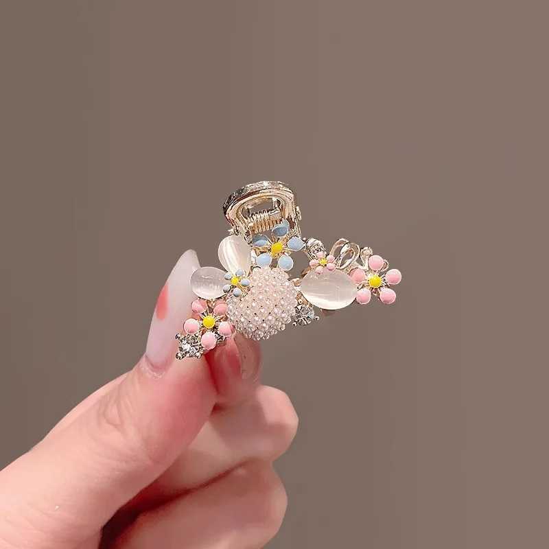 New Fashion Alloy Pearl 3cm Crab Hair Clip For Girl Women Summer Sweet Cute Side Barrettes Flower Hairpins JewelryW251028