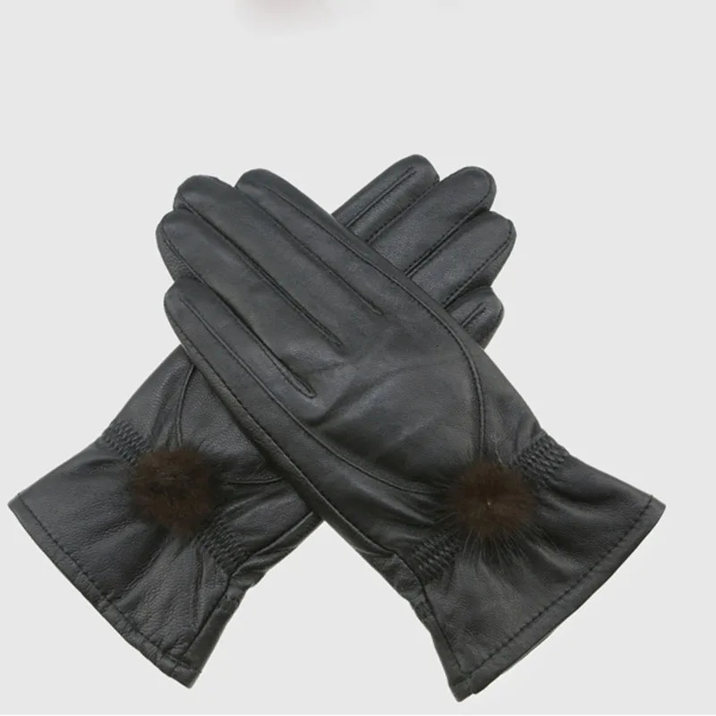Genuine Leather Glove Women Warm Fashhion Winter Ladies Hand Warmer Gloves With Natural Mink Fur Ball Glove With Finger 251029