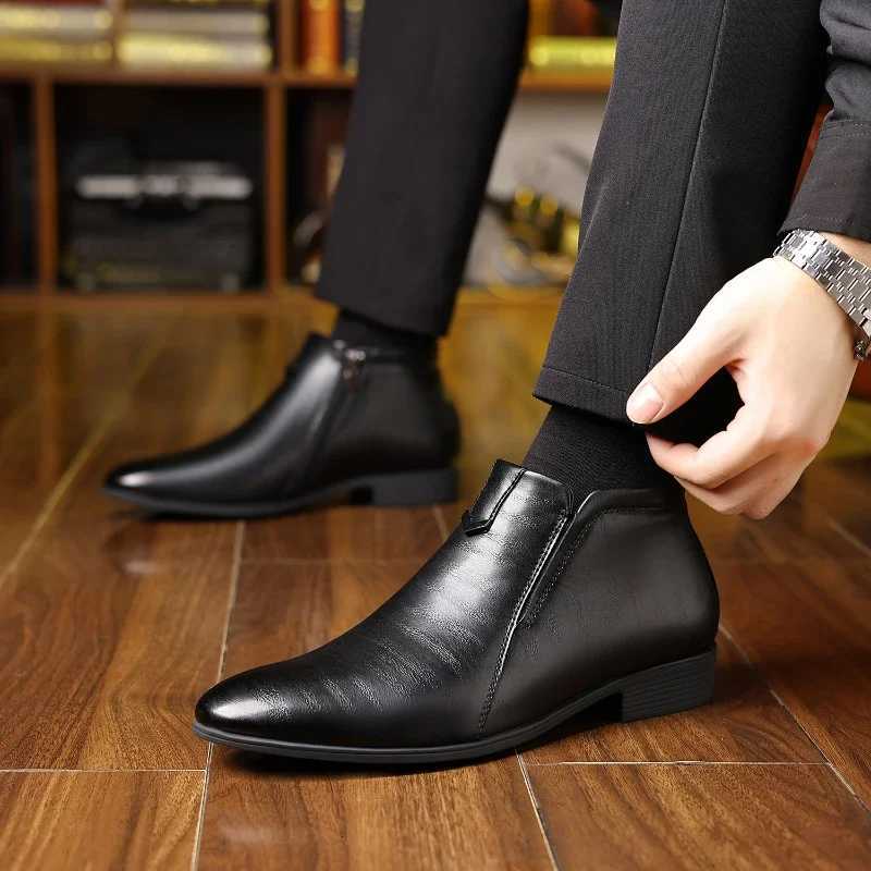 Retro Men Ankle Boots Luxury Hightop Men Leather Shoes High Quality NonSlip Motorcycle Boots Fashion Zipper Men Boots Big Size Z251029