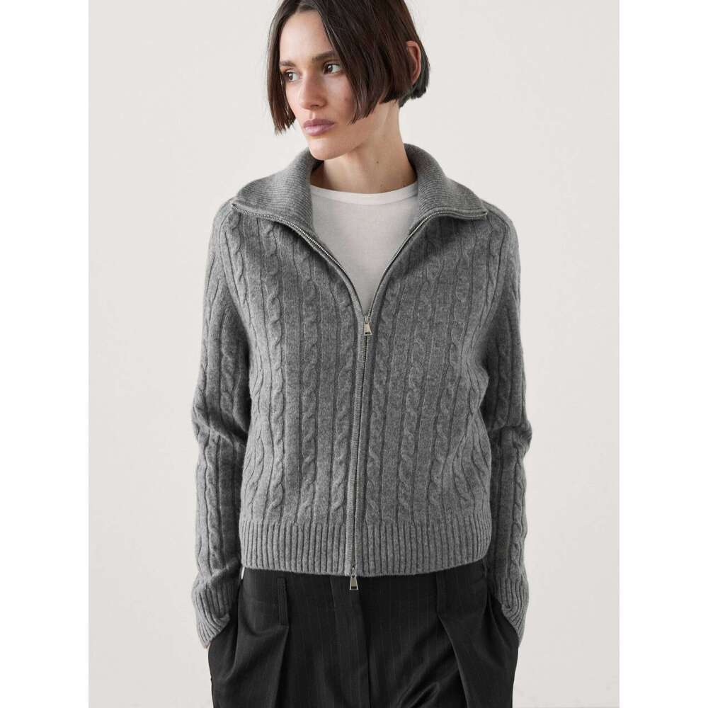 2025 Winter New Style Of Ladies' Casual Minimalist Figure-Hing Knitted Semi-High Neck Zipper Cardigan Women Sweater Designer Sweater Women