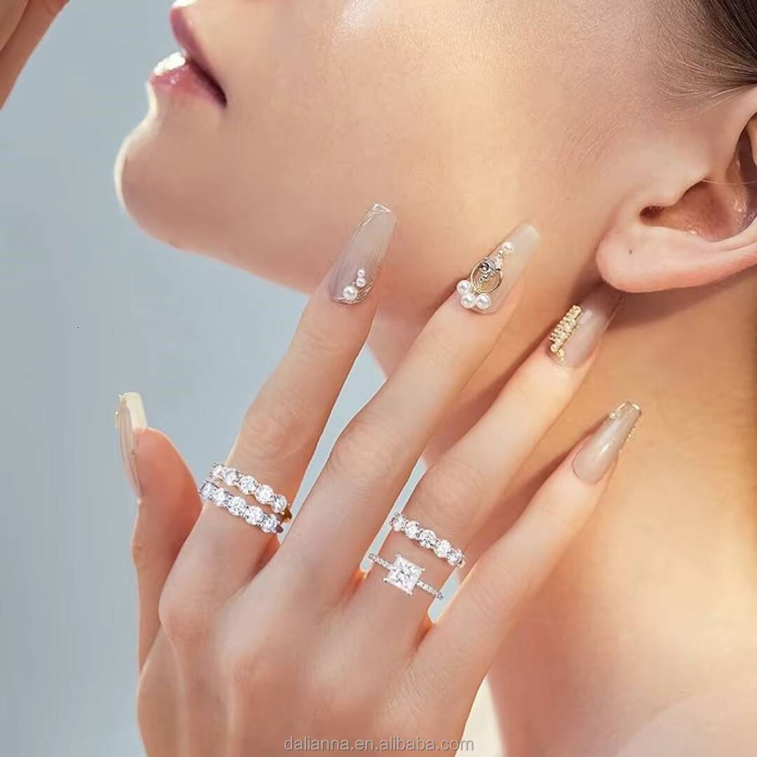Wholesalers Single Row 4Mm Diamond Wedding Moissanite Rings 14K Gold Plating 925 Silver Moissanite Engagement Rings for Women