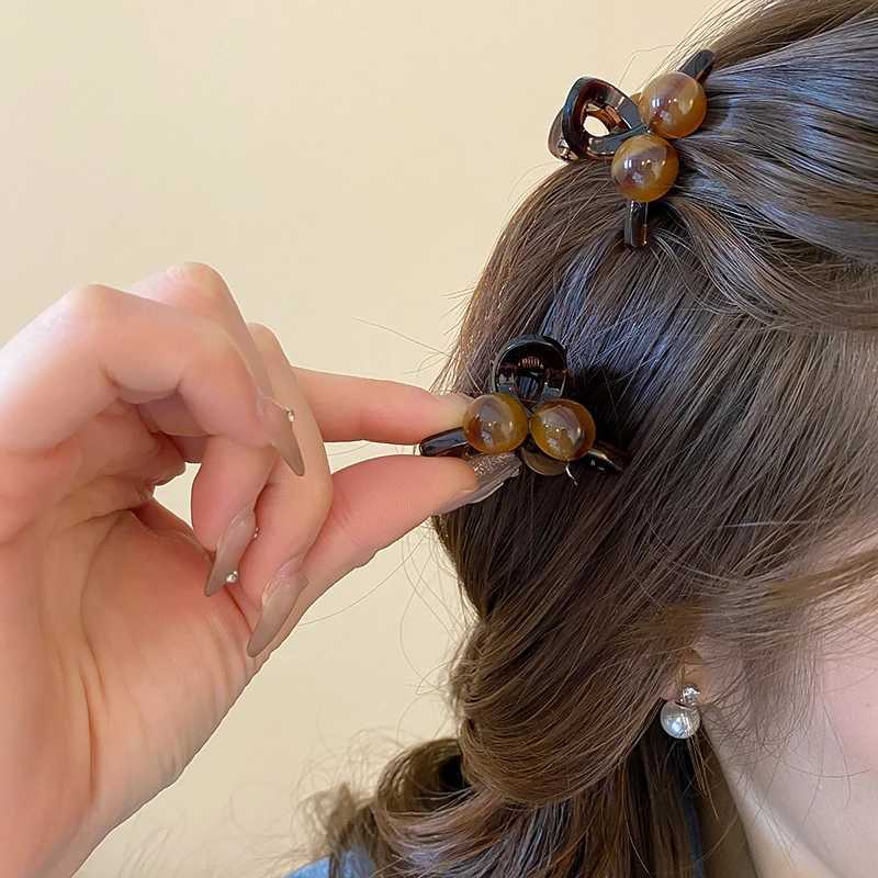 Mini Cute Maillard Round Acrylic Hair Claws For Women Small Premium Light Luxury Versatile Practical Side Clips Head AccessoriesW251028