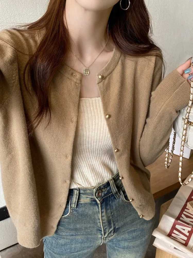 Autumn Elegant Solid Color Sweater 2025 Classic Casual Womens Knitwear Fall Women Long Sleeve Elegant Cardiagn SweaterT251028
