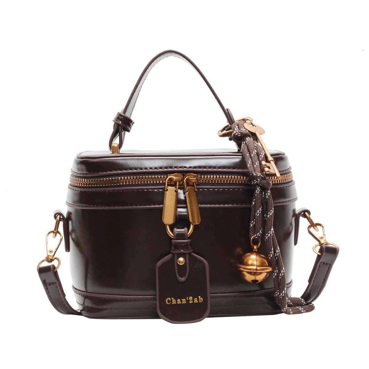 A stylish handbag with a niche design a exquisite and elegant daily allmah messenger bag1 D251029