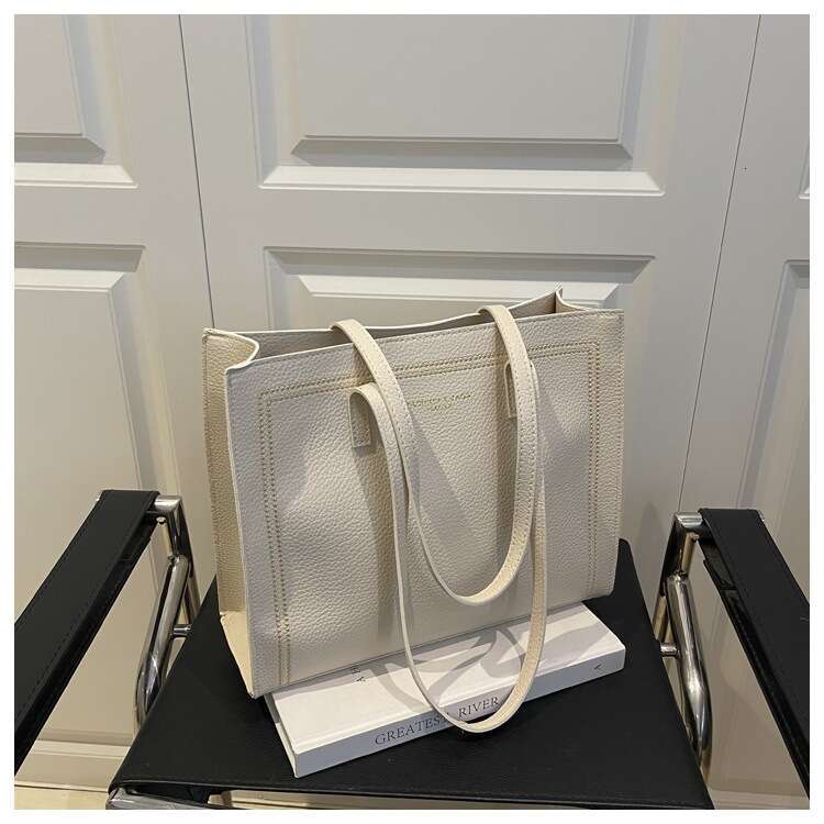 Designer bag Large Capacity Tote for Women 2025 New Fashion Simple Shoulder Casual Commuter Underarm Bag