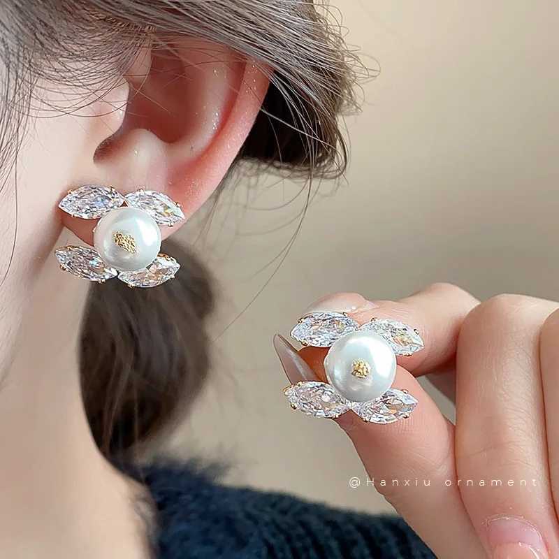 Luxury Micro Zircon Setting Crystal Imitation Pearls Stud Earrings For Women Golden Design Young Girls Party Jewelry GiftW251029