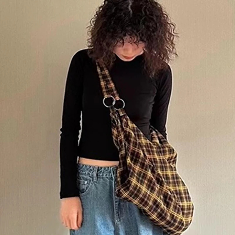 Vintage Plaid Large Capacity Trendy Casual Tote Backpack Versatile Handbag Oversized Canvas Armpit Bag Scotland Style 251029