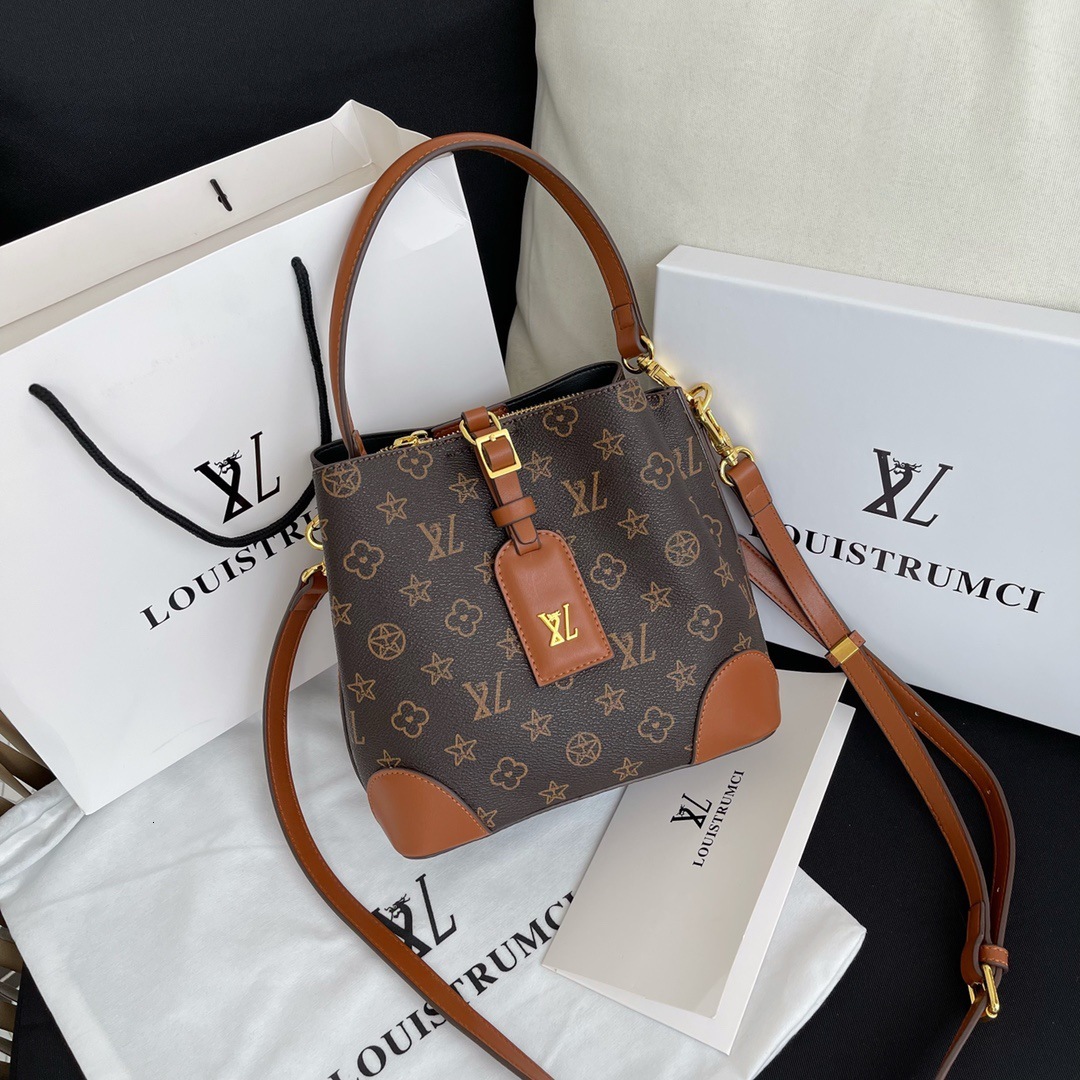 Luxury handbag dinner bag niche design classic retro light luxury texture vintage flower tote bag, postman saddle handbag, shoulder bag, crossbody bag