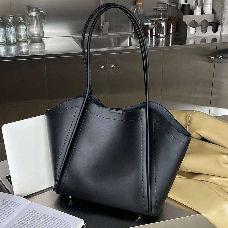 Large Capacity Handbag Women, Wing Design Daily Use and Commuting Tote Bag, Simple Shoulder Bag for Ladies, 2025