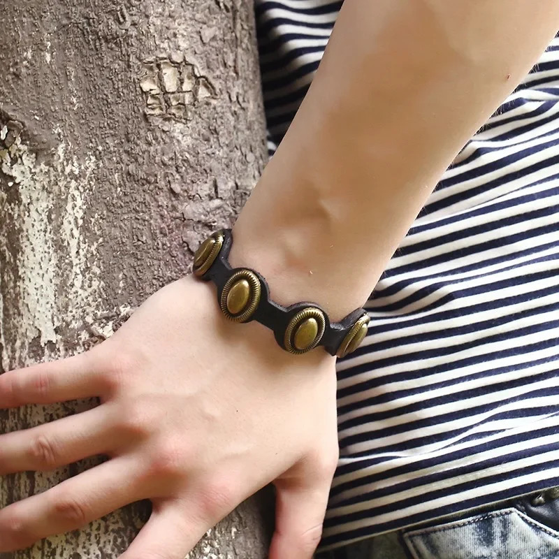 Punk Trend Leather Bracelets for Men and Women Retro Rock Creative Street Party A PU Rivet Bracelet Jewelry Accessories 251028