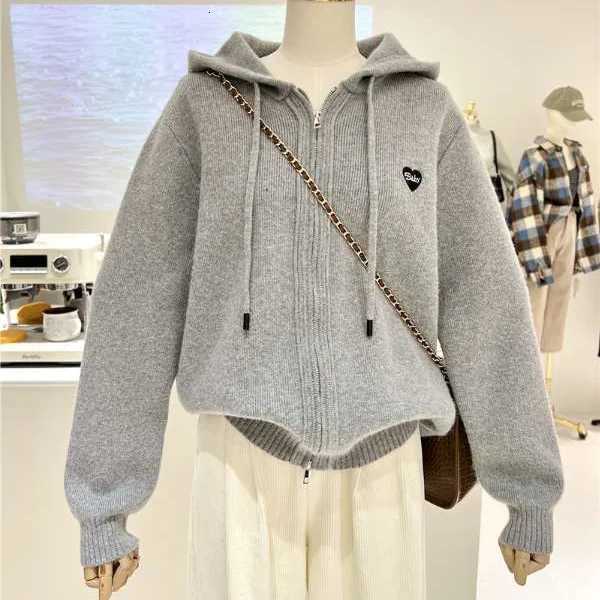 Autumn Winter Simple Embroidery Heart Loose Korean Version Thick Warm Zipper Cardigan Hooded Knitted Sweater Womens Coat TrendT251028